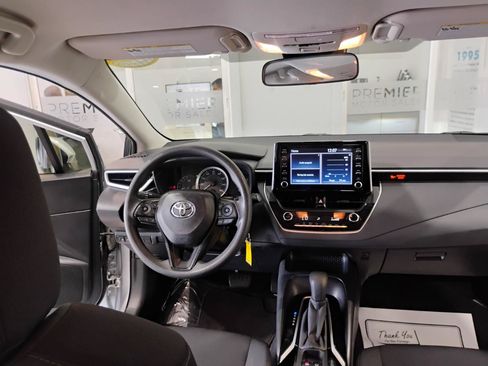 Used 2020 Toyota Corolla LE FWD image 41