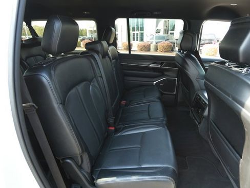 Used 2024 Jeep Wagoneer L Series II RWD image 31