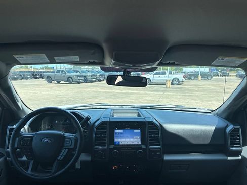 Used 2018 Ford F150 XLT w/ Equipment Group 302A Luxury AWD/4WD image 9