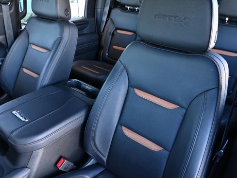 Used 2024 GMC Sierra 2500 AT4 w/ AT4 Premium Plus Package image 11