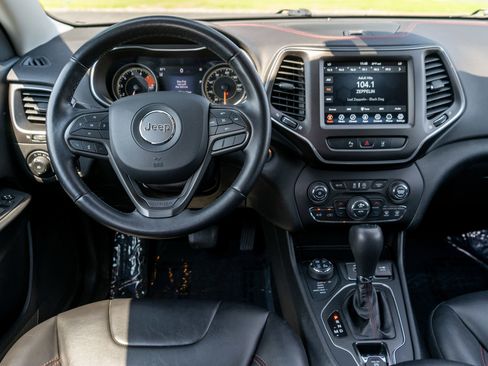 Used 2021 Jeep Cherokee Trailhawk w/ Trailer Tow Group AWD/4WD image 12