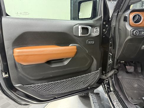 Used 2023 Jeep Wrangler Unlimited Rubicon w/ Safety Group AWD/4WD image 11