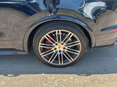 Used 2016 Porsche Cayenne GTS AWD/4WD image 18