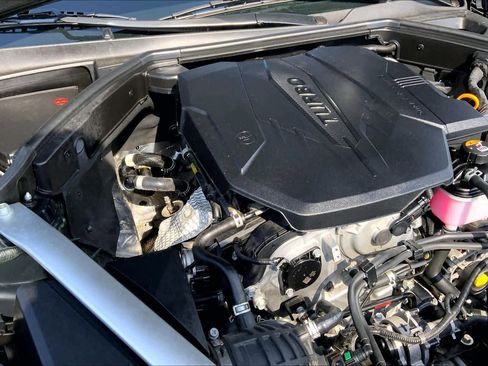 Used 2025 Genesis G70 2.5T RWD image 32