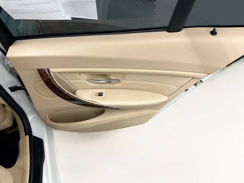 Used 2013 BMW 328i xDrive Sedan AWD/4WD image 30