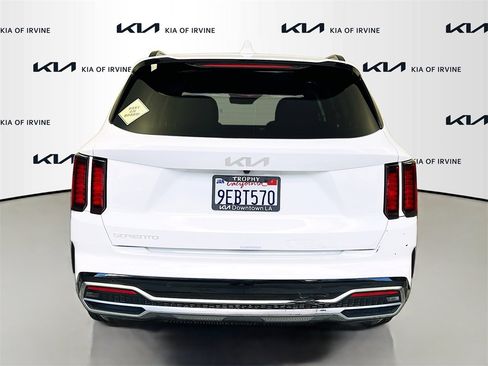 Certified 2023 Kia Sorento EX w/ Panoramic Sunroof Package image 7