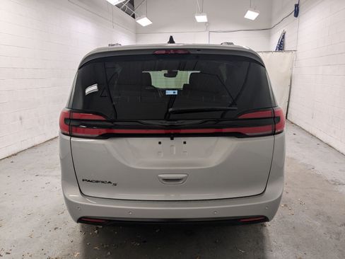 New 2026 Chrysler Pacifica Select FWD image 7