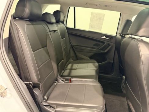 Used 2018 Volkswagen Tiguan SE w/ Panoramic Sunroof Package AWD/4WD image 30