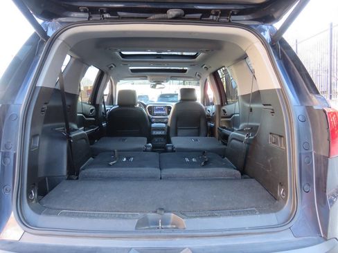 Used 2019 GMC Acadia SLT image 27