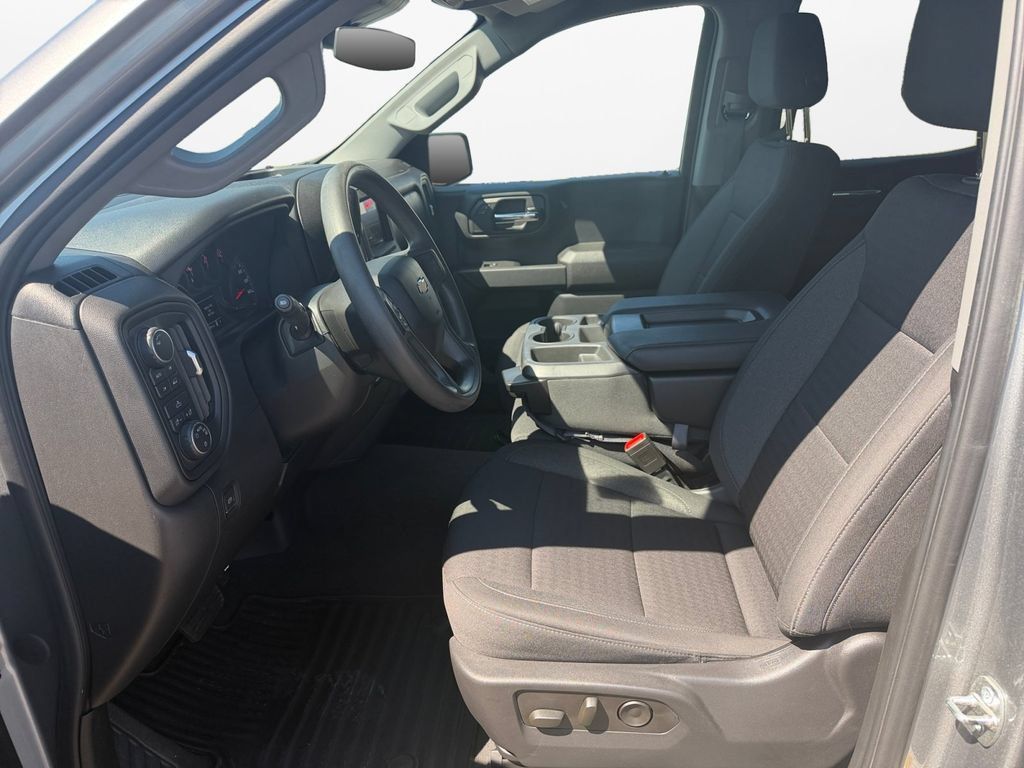 Used 2023 Chevrolet Silverado 1500 Custom AWD/4WD image 17