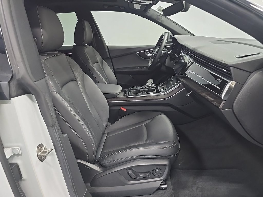 Used 2021 Audi Q8 Premium Plus w/ Premium Plus Package AWD/4WD image 4