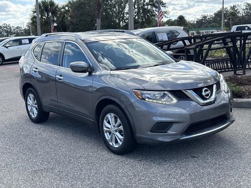 Used 2016 Nissan Rogue SV image 2