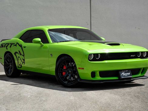 Used 2015 Dodge Challenger SRT Hellcat RWD image 6