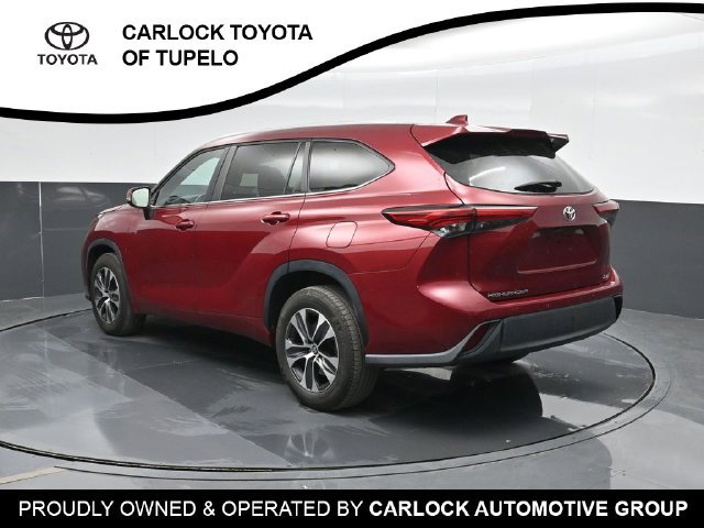 Used 2023 Toyota Highlander XLE FWD image 11