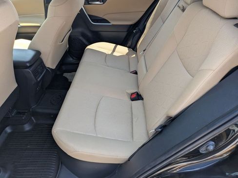 Used 2025 Toyota RAV4 XLE AWD/4WD image 17