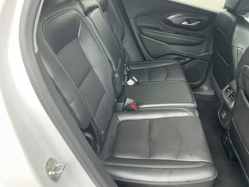 Used 2024 GMC Terrain SLT AWD/4WD image 18