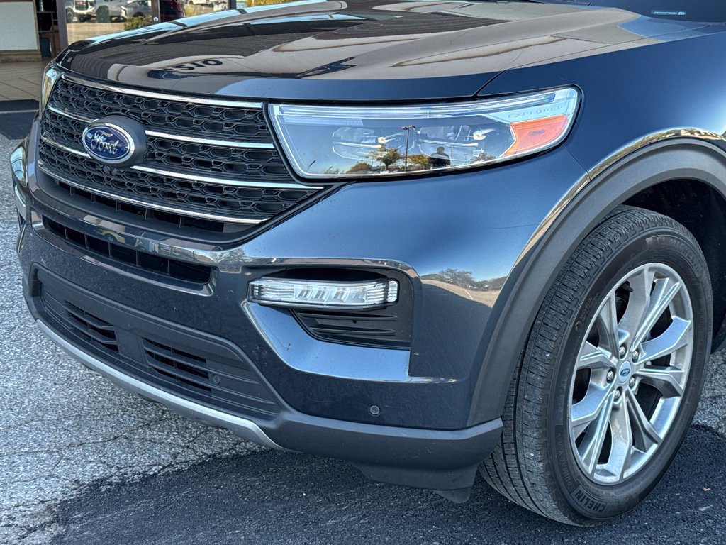Used 2023 Ford Explorer XLT w/ Equipment Group 202A AWD/4WD image 11