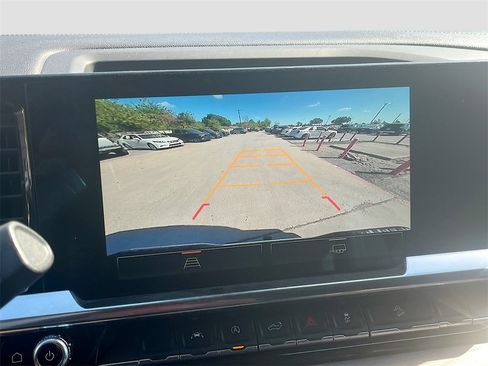 Used 2023 GMC Sierra 1500 SLT w/ X31 Off-Road Package image 14