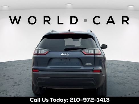 Used 2019 Jeep Cherokee Latitude w/ Popular Appearance Group FWD image 4