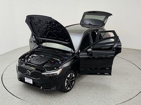 New 2026 Volvo XC60 B5 Ultra w/ Climate Package image 9