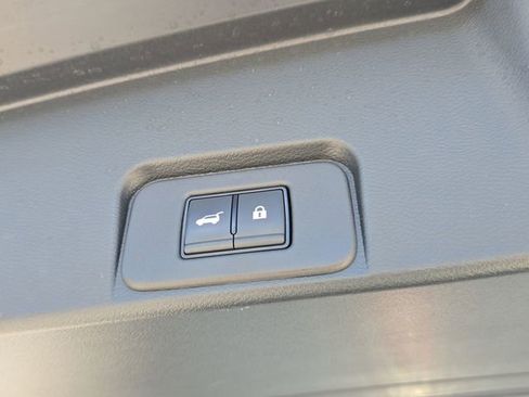 Certified 2025 Nissan Rogue SV w/ SV Premium Package FWD image 11