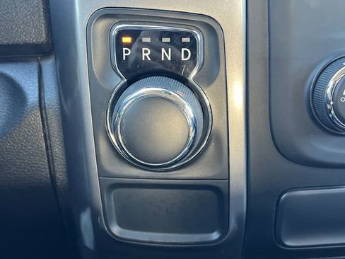 Used 2021 RAM 1500 Classic SLT image 9