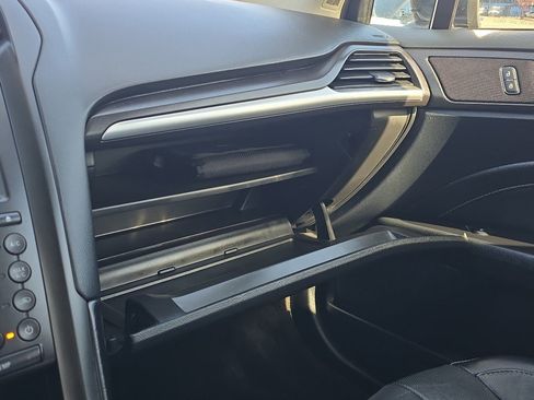 Used 2020 Ford Fusion Titanium image 31