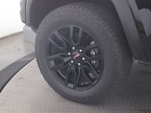 Used 2024 GMC Canyon AT4 AWD/4WD image 13