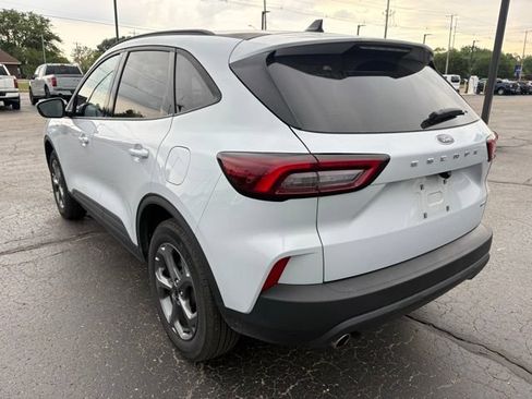 Used 2025 Ford Escape ST-Line Select AWD/4WD image 5