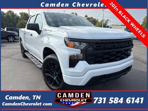 Used 2024 Chevrolet Silverado 1500 Custom image 1