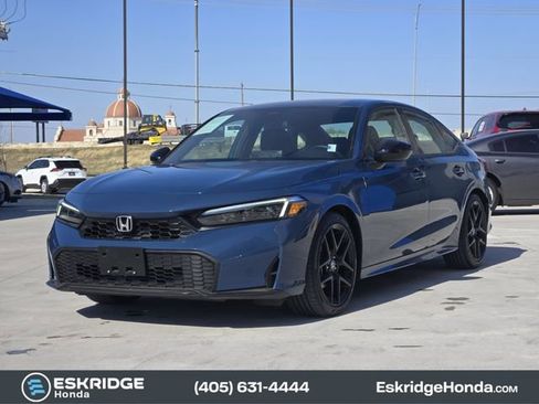 Used 2025 Honda Civic Sport image 3