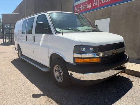 Used 2024 Chevrolet Express 2500 w/ Driver Convenience Package RWD image 3