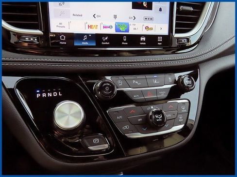 New 2026 Chrysler Pacifica Select w/ S Appearance Package image 17