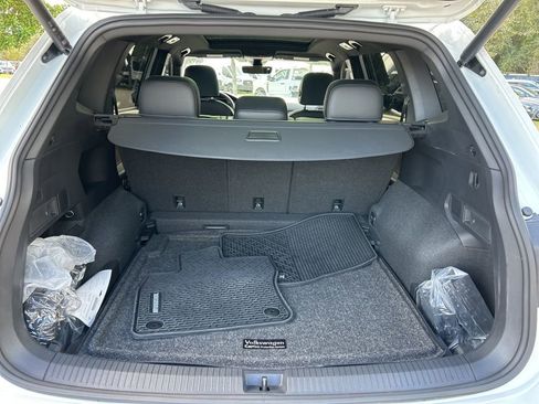 Used 2024 Volkswagen Tiguan SEL R-Line image 54