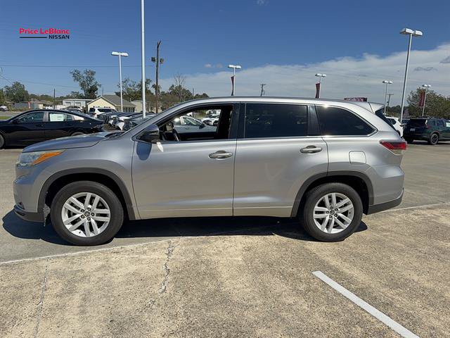 Used 2016 Toyota Highlander LE FWD image 5