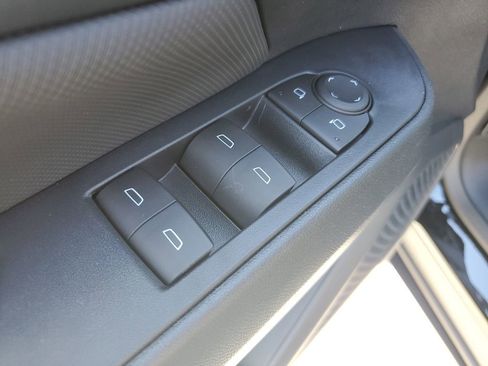 New 2026 Chevrolet Equinox EV LT image 19