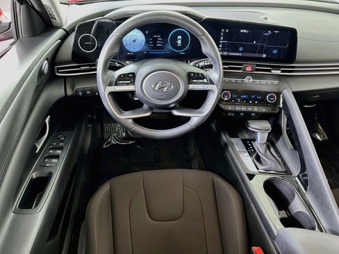 Used 2023 Hyundai Elantra SEL w/ Convenience Package FWD image 22