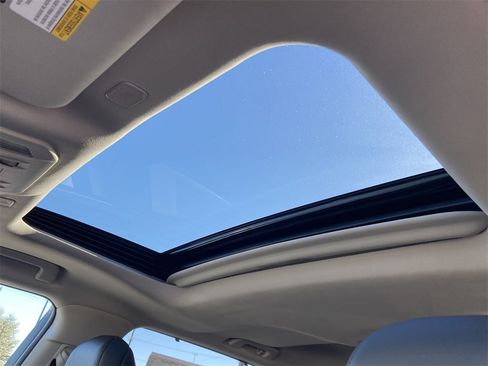 New 2026 Toyota Highlander XLE image 5