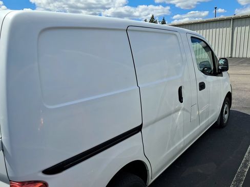 Used 2015 Nissan NV200 S w/ Back Door Glass Package FWD image 7