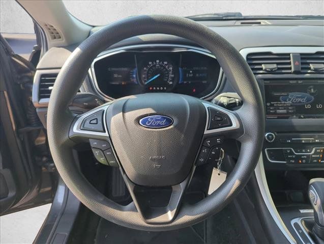 Used 2016 Ford Fusion SE FWD image 13
