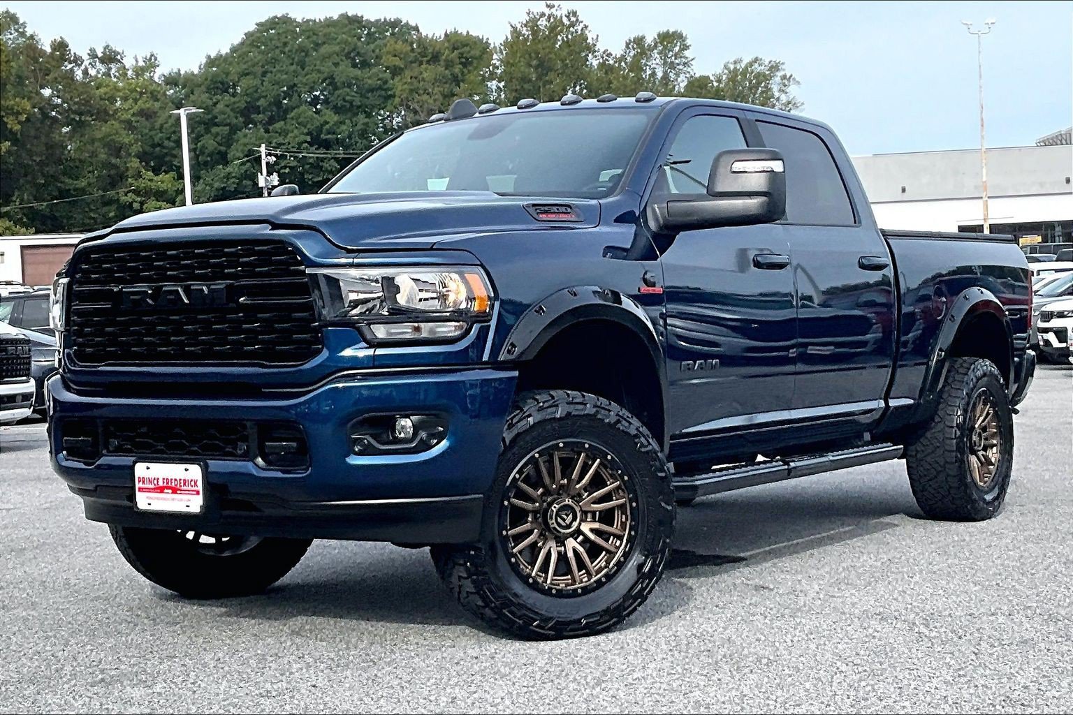 Used 2024 RAM 2500 Big Horn w/ Night Edition AWD/4WD image 3