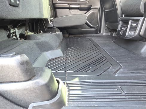 Used 2019 RAM 1500 Laramie image 14