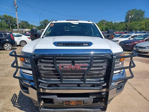 Used 2018 GMC Sierra 3500 4x4 Crew Cab w/ Sierra Convenience Package image 2