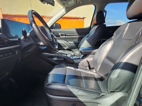 Used 2023 Kia Telluride S image 18