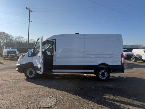 New 2026 Ford Transit 250 148 Medium Roof RWD image 10