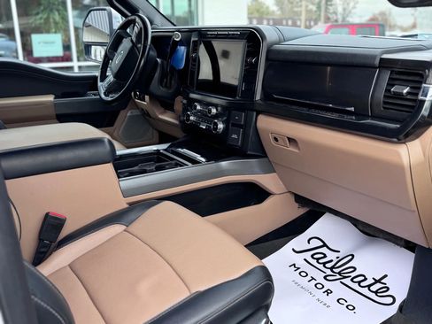 Used 2023 Ford F250 Lariat w/ Chrome Package image 37