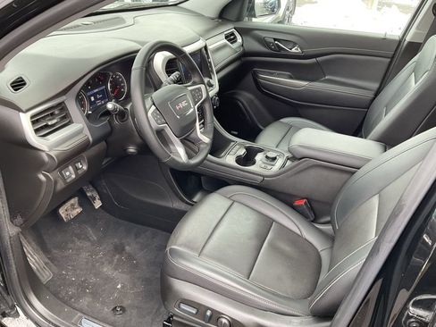 Used 2023 GMC Acadia SLT w/ Preferred Package image 10