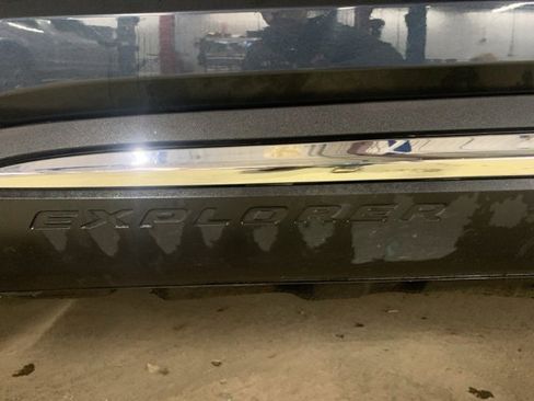 Used 2023 Ford Explorer Limited w/ Equipment Group 301A image 35