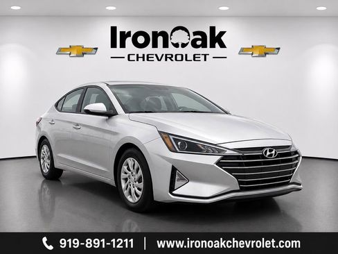 Used 2019 Hyundai Elantra SE FWD image 1