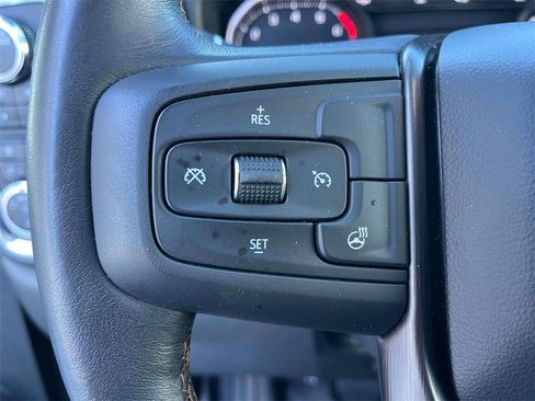 Used 2022 GMC Sierra 2500 AT4 image 29